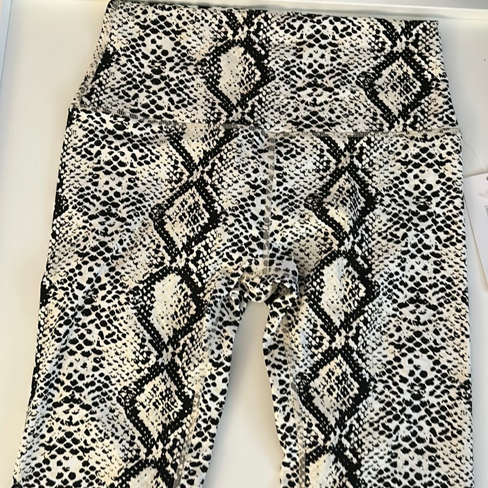 Balance Athletica White viper ascend legging